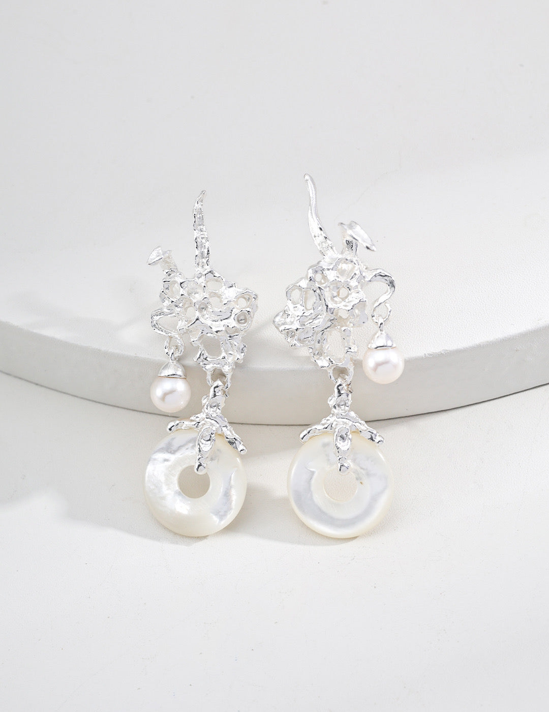 Taihu stone with pearl