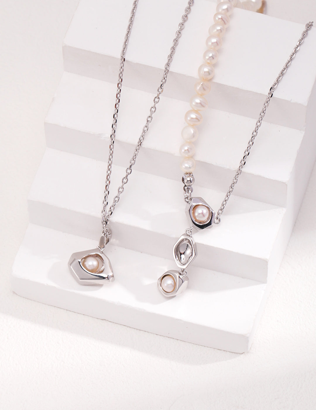 Ebb & Flow pearl necklace
