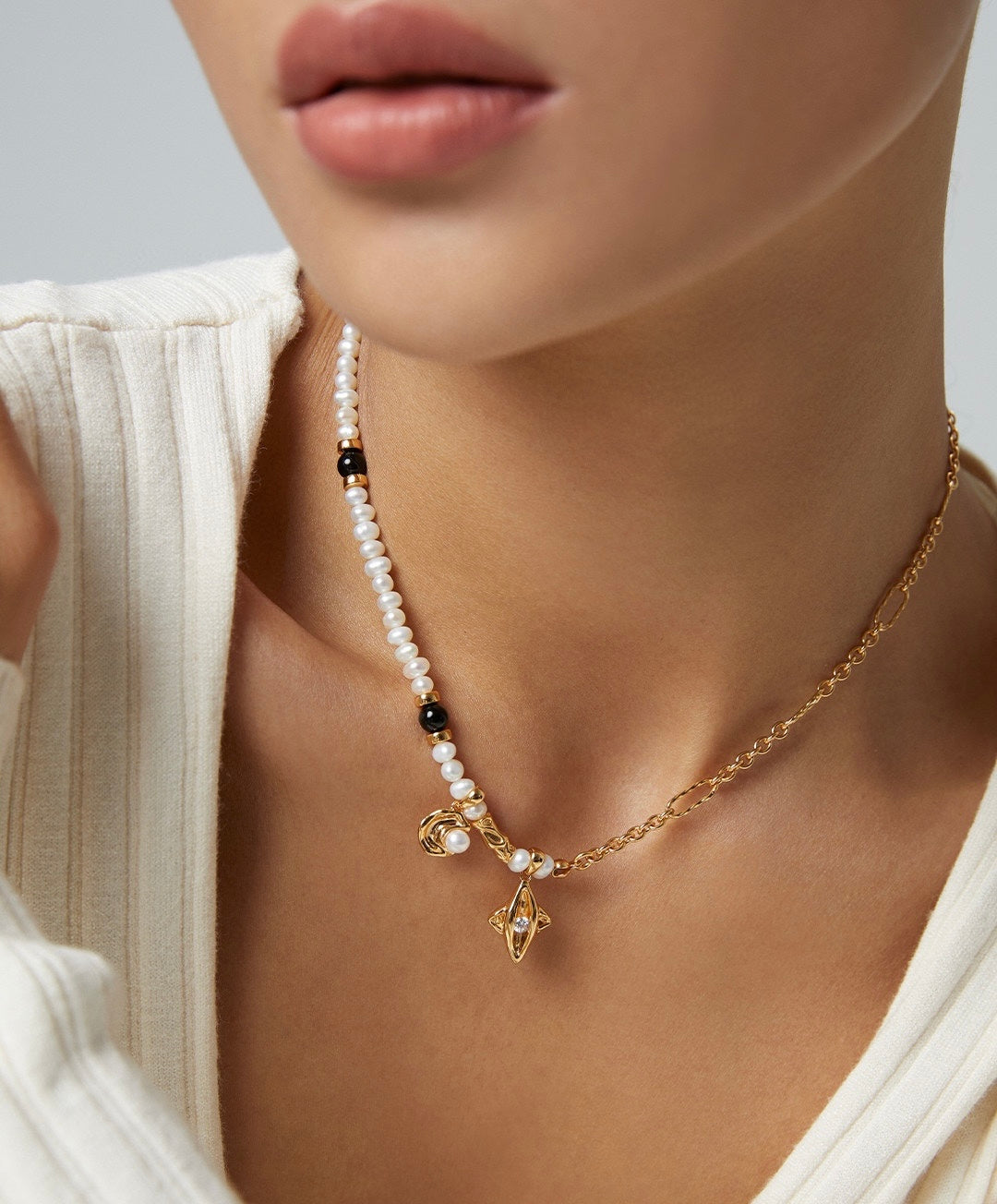 The moon and the star necklace