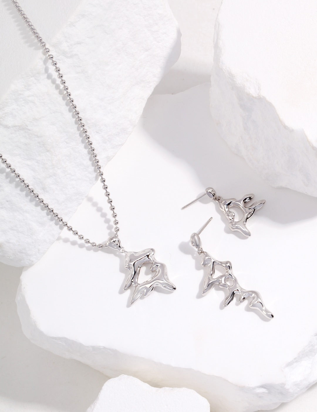 “Go with the flow” necklace