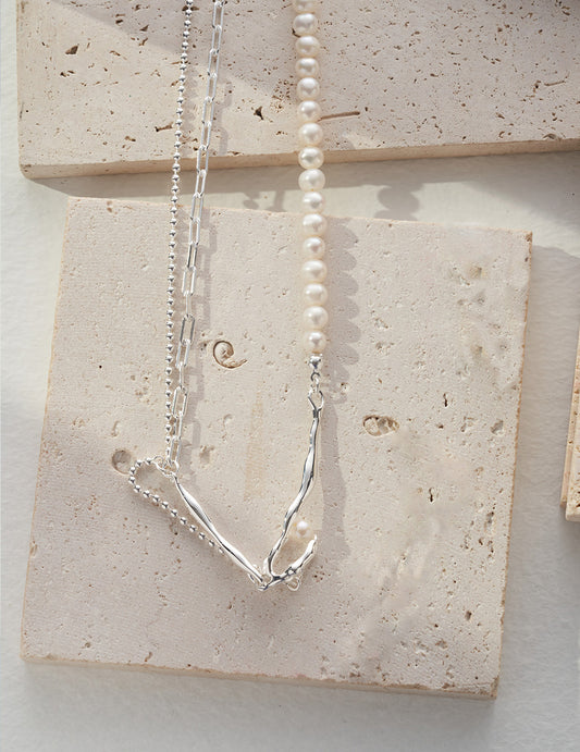 “New born” Silver Pearl Necklace