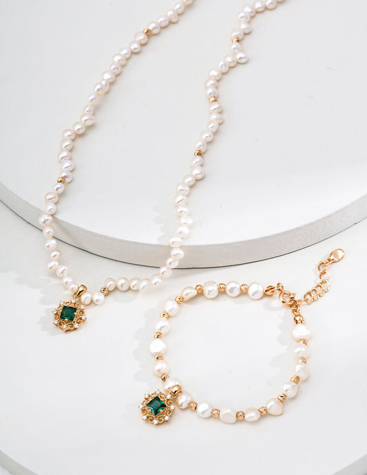 Baroque Pearl Jewellery Set with Green Crystal Pendant – Necklace & Bracelet