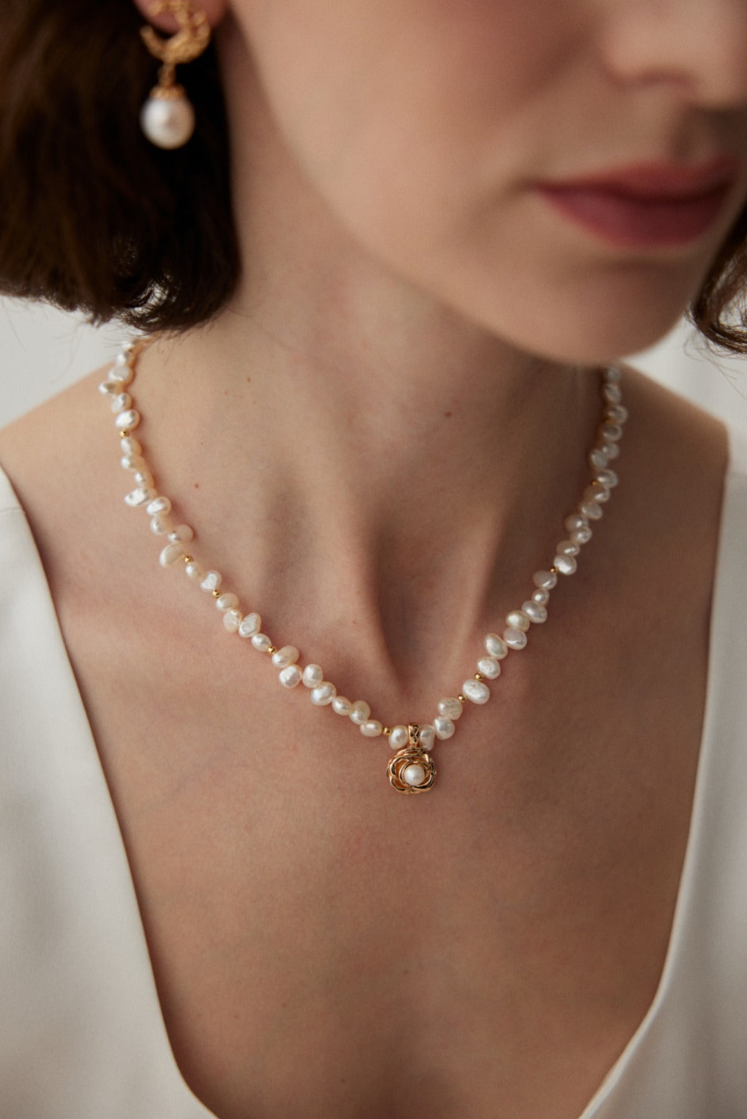 Camellia pearl necklace