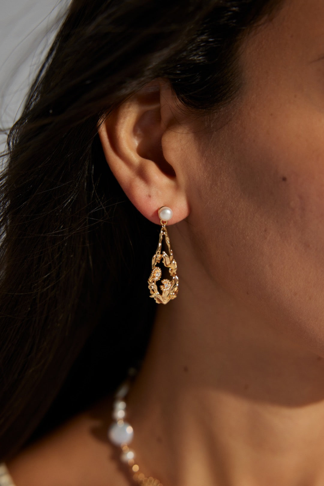 Zircon flower earrings