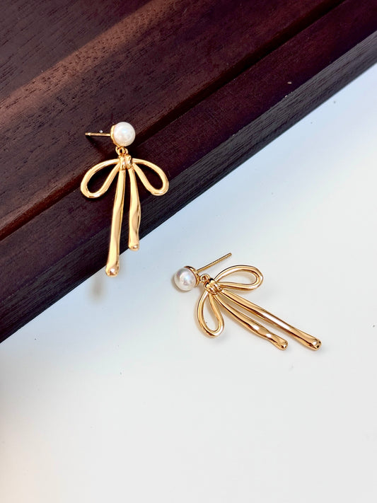 Timeless bow earrings