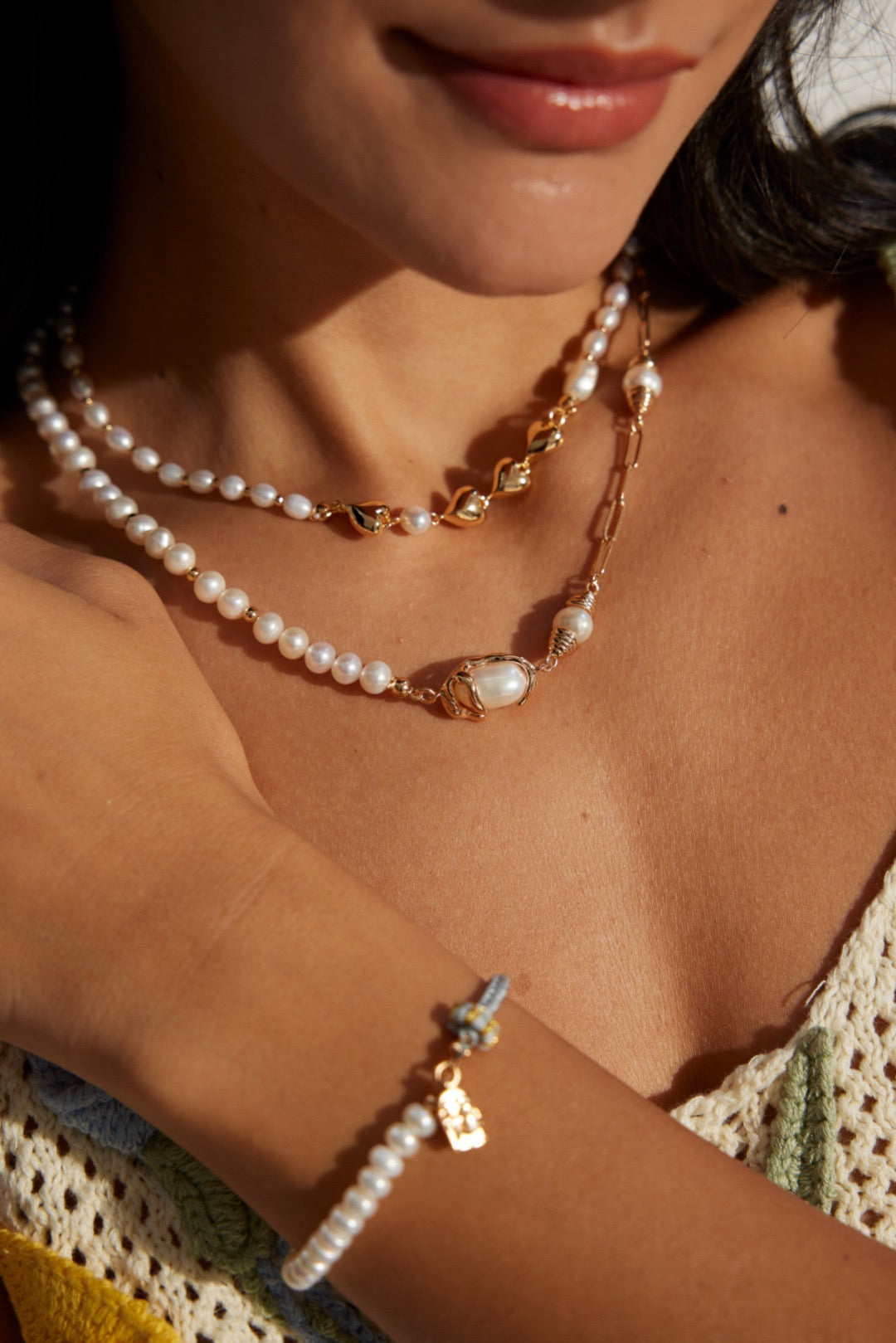 Asymmetric natural pearl necklace