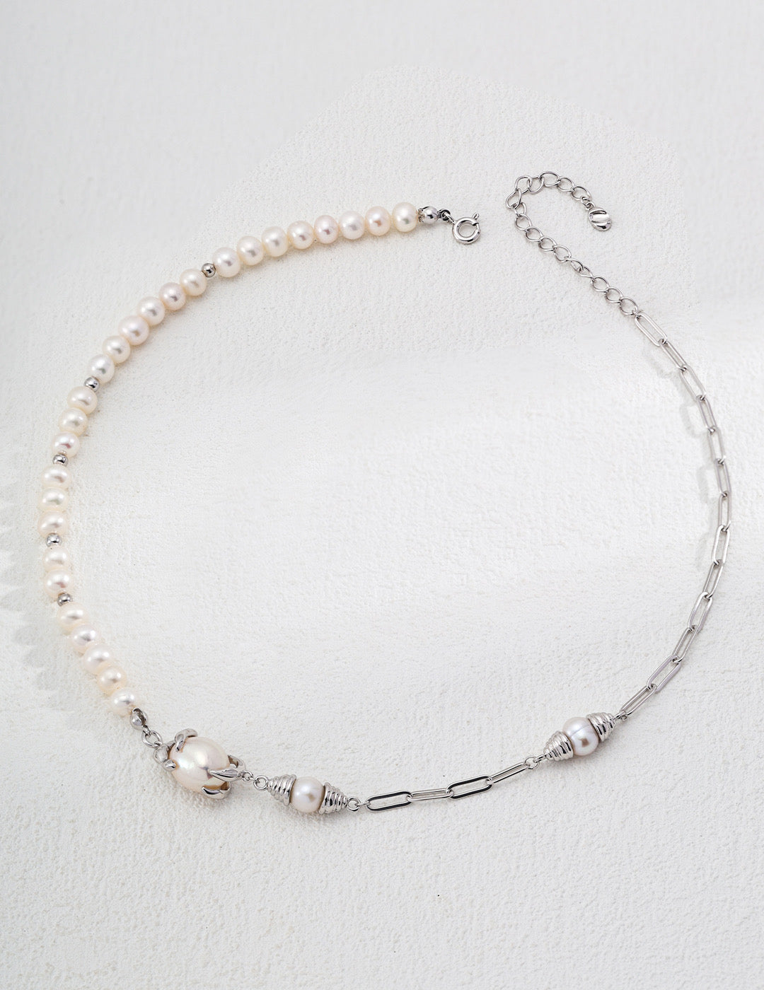Asymmetric natural pearl necklace