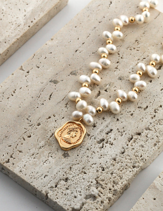 Queen card necklace