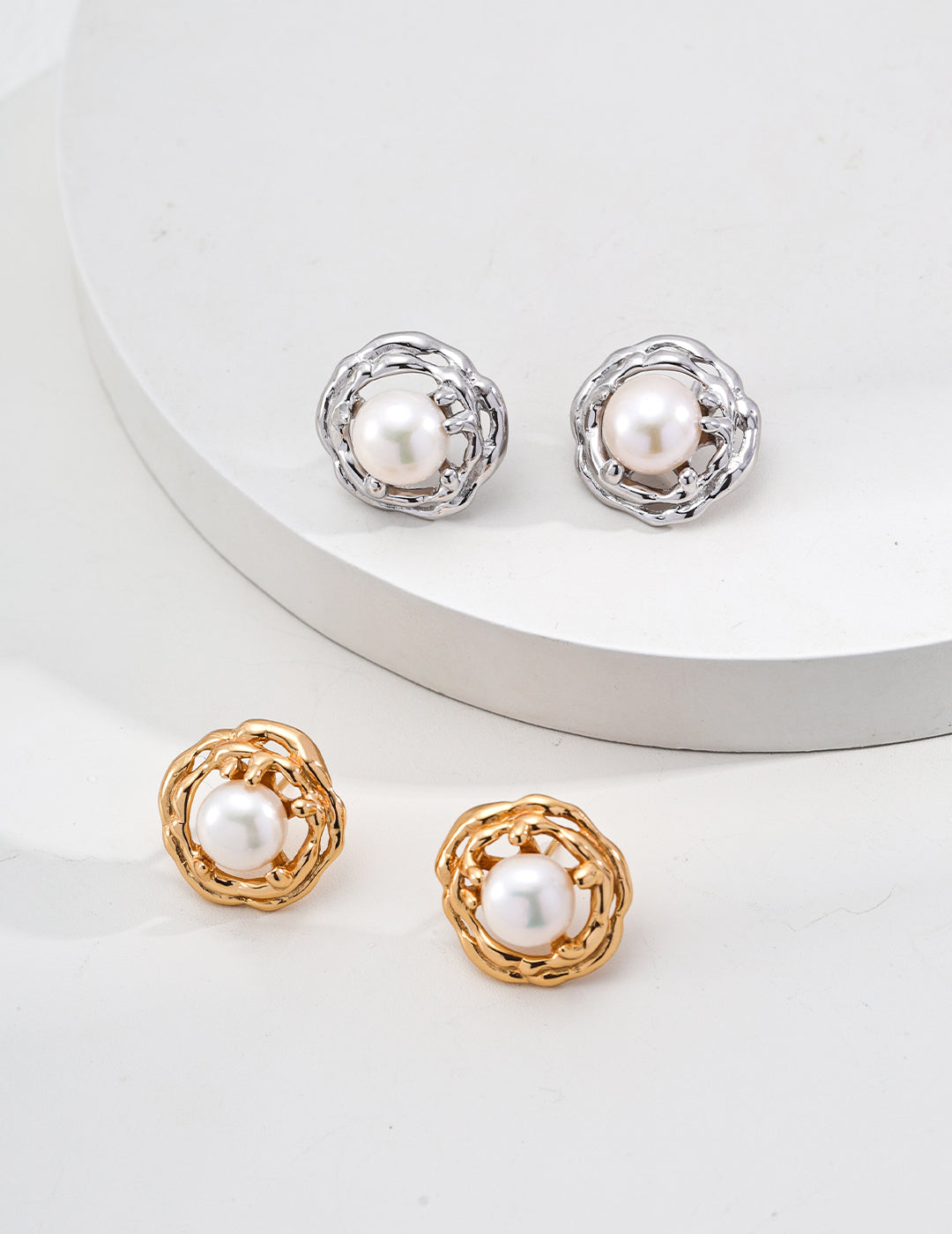 Textured retro gold pearl earrings